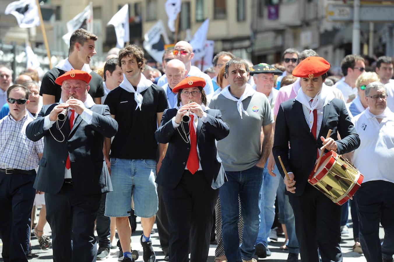 En Eibar arrancaron sus Sanjuanes, con actividades a lo largo de todo el día, incluido el txupinazo que dio comienzo a las fiestas