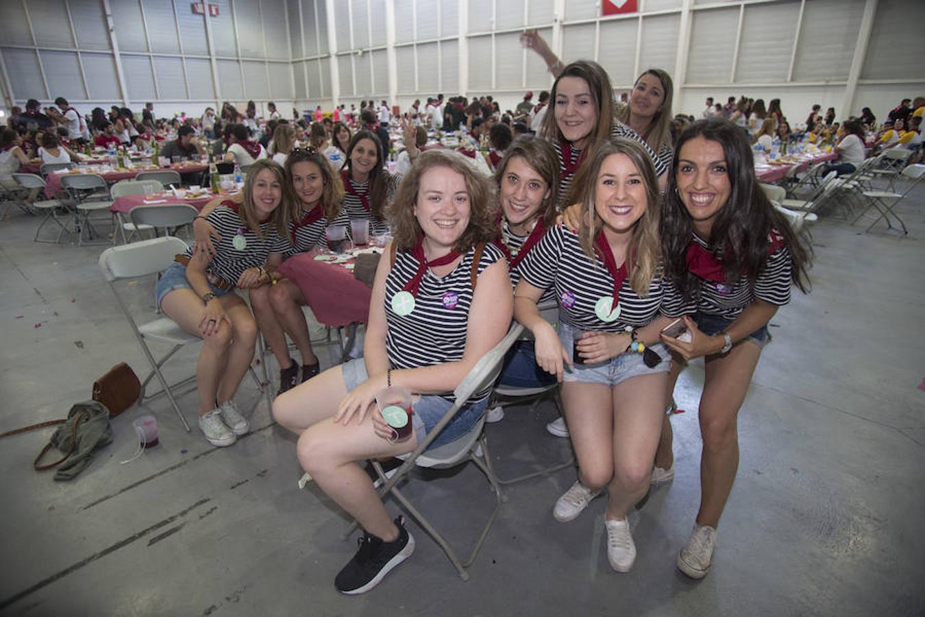 La comida de cuadrillas y diferentes actividades sirvieron de aperitivo para el arranque de las fiestas