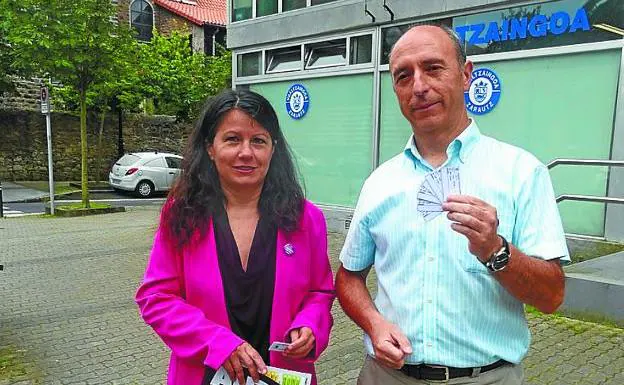 Gloria Vázquez y Jexus Arana presentaron ayer el servicio de taxi-bus y el curso de autodefensa para las féminas. 