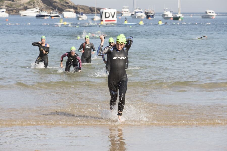 El albaceteño de 24 años David Castro se metió en el bolsillo a la entregada y numerosa afición donostiarra que aplaudió con entusiasmo eltriunfo del triatleta en el 33 Memorial Onditz disputado este domingo.