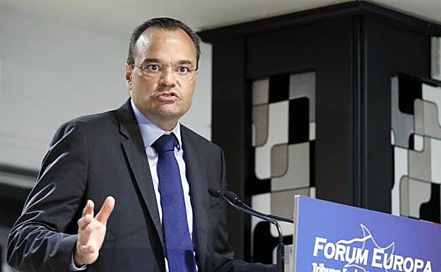 El consejero delegado de Siemens Gamesa Markus Tacke asegura que la sede «se queda» en Euskadi porque nadie lo ha cuestionado