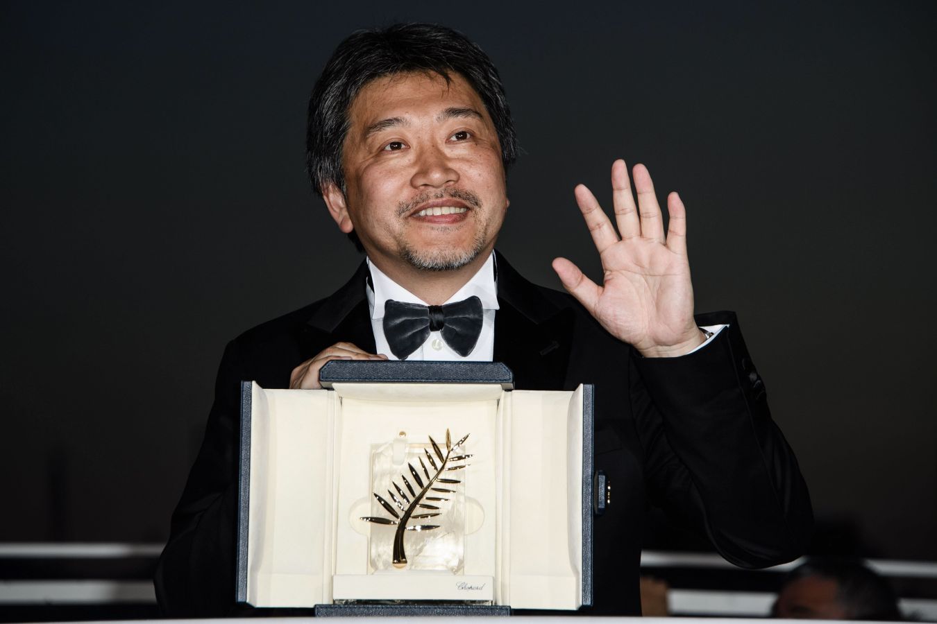 Hirokazu Kore-Eda posa en el photocall del 71 Festival de Cannes.