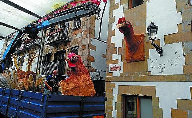 Dantza protagonista izan zen lehen egunean; Orbeldi dantza taldekoak arduratu ziren horretaz, bai txupinazoan baita geroko emanaldian ere. 