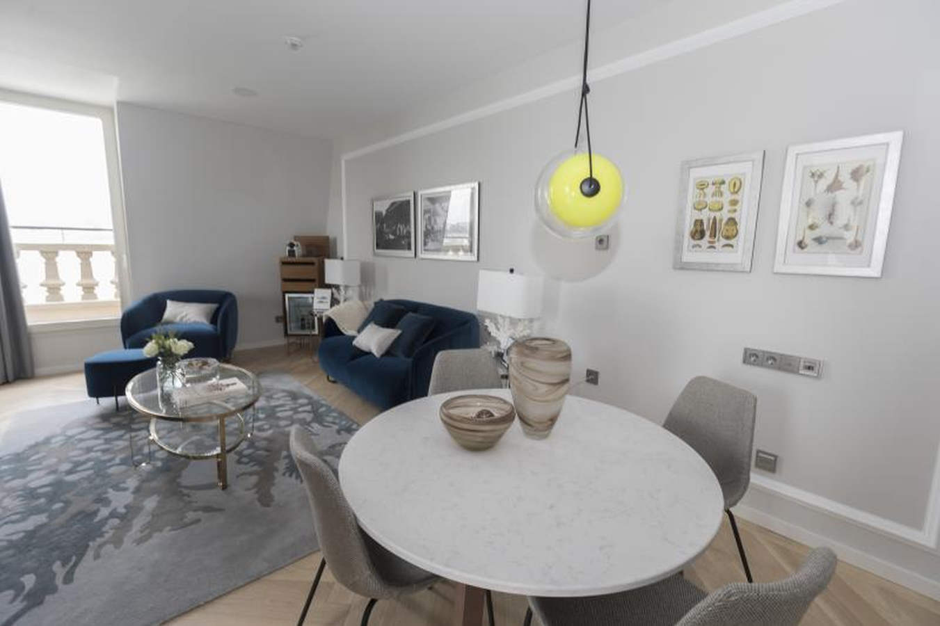 Desde la azotea pueden disfrutarse vistas panorámicas de la Parte Vieja, el Ayuntamiento, el Náutico y la bahía de La Concha. Mesas, sillas, hamacas y sombrillas completan este servicio del alojamiento, que tendrá cuatro estrellas y 58 habitaciones