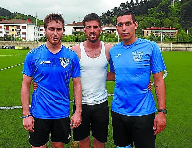 Los tres capitanes para la 2018-19, Mar, Arriolabengoa y Pérez. 