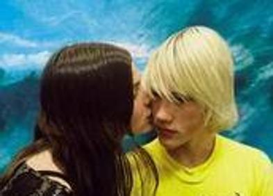 Imagen secundaria 1 - Escenas de tres películas de Gus Van Sant: Descubriendo a Forrester (2000) con Sean Conery, 'Elephant' (2003) y 'El indomable Will Hunting' (1997) con Robin Williams y Matt Damon. 