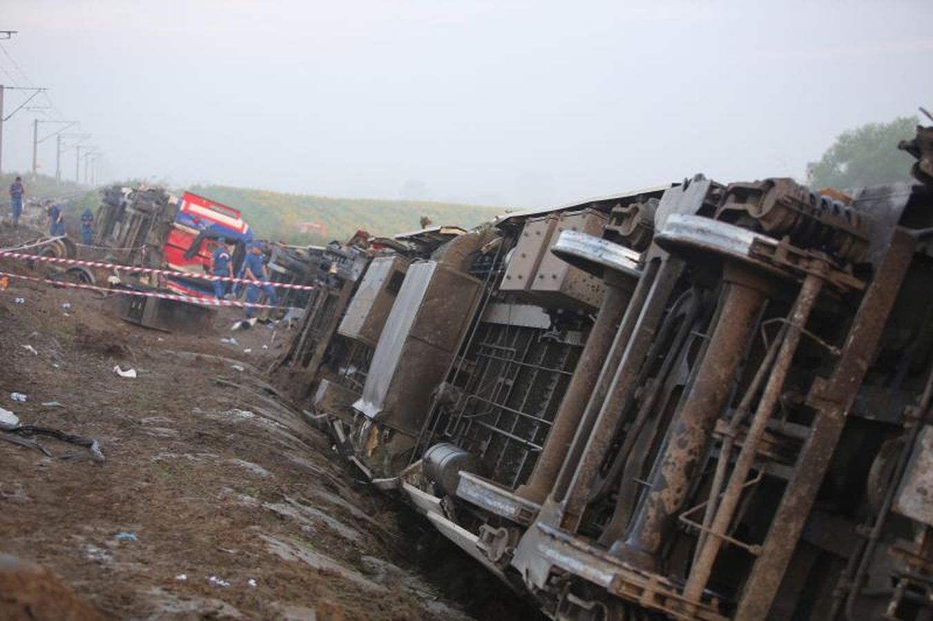 Al menos 24 muerto y 70 heridos en un accidente de tren en Terkirdag, en el noroeste de Turquía.