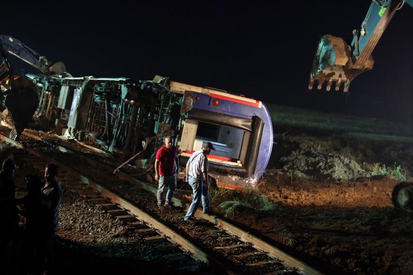 Al menos 24 muerto y 70 heridos en un accidente de tren en Terkirdag, en el noroeste de Turquía.