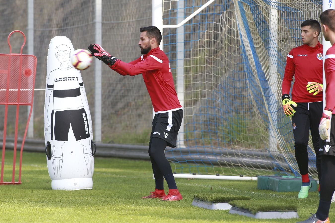 Segundo entrenamiento de la semana en Zubieta para los hombres de Asier Garitano.