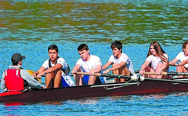 Berdin-Berdinak. Elkarteko zortzikoak lehen aldiz hartu du parte Espainiako Txapelketan. 