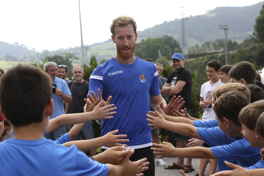 Muchos aficionados, sobre todo niños, han disfrutado del esfuerzo de su jugadores