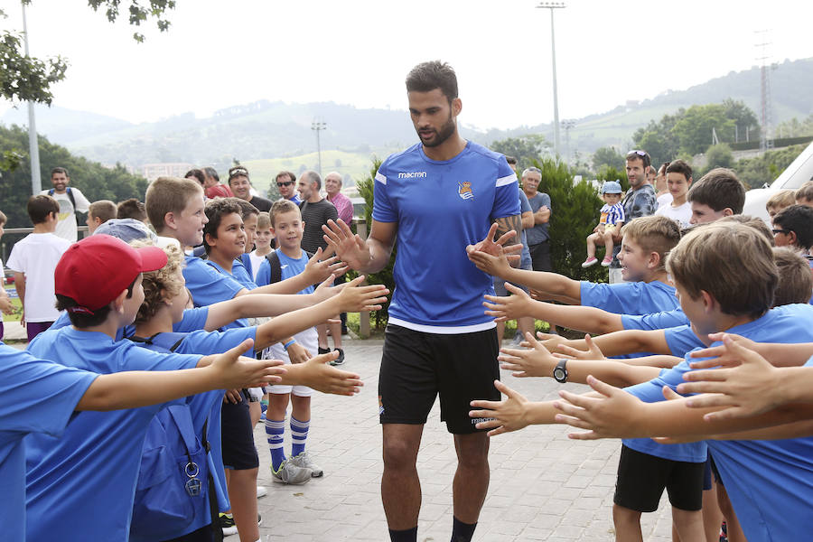 Muchos aficionados, sobre todo niños, han disfrutado del esfuerzo de su jugadores