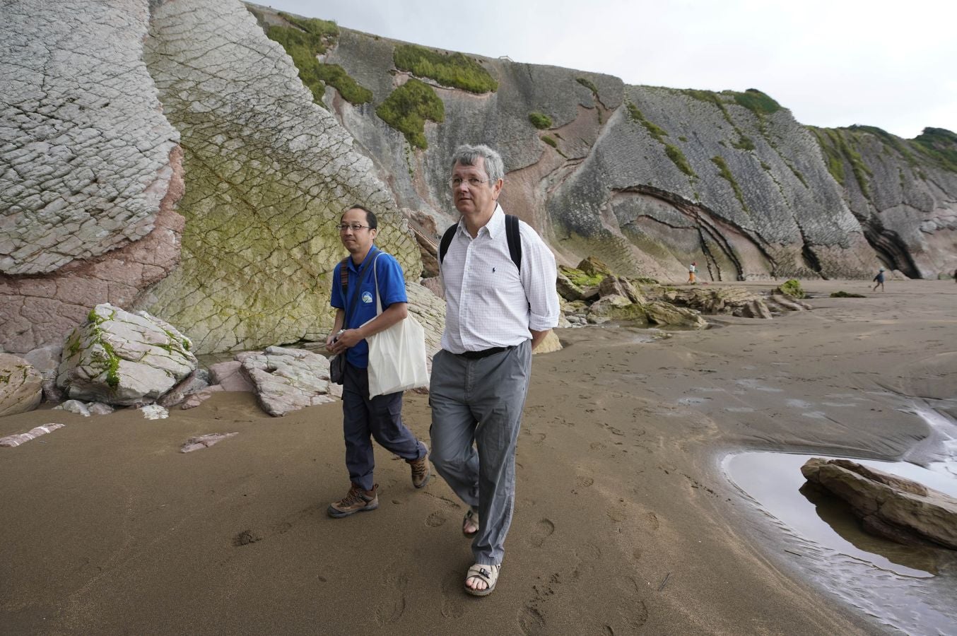 Cuatro años después de su primer proceso de revalidación, superado de manera contundente con una 'tarjeta verde', el Geoparque de la Costa Vasca acoge a evaluadores internacionales de la Unesco para determinar si continúa como Geoparque Mundial de la Unesco por un período de otros cuatro años.