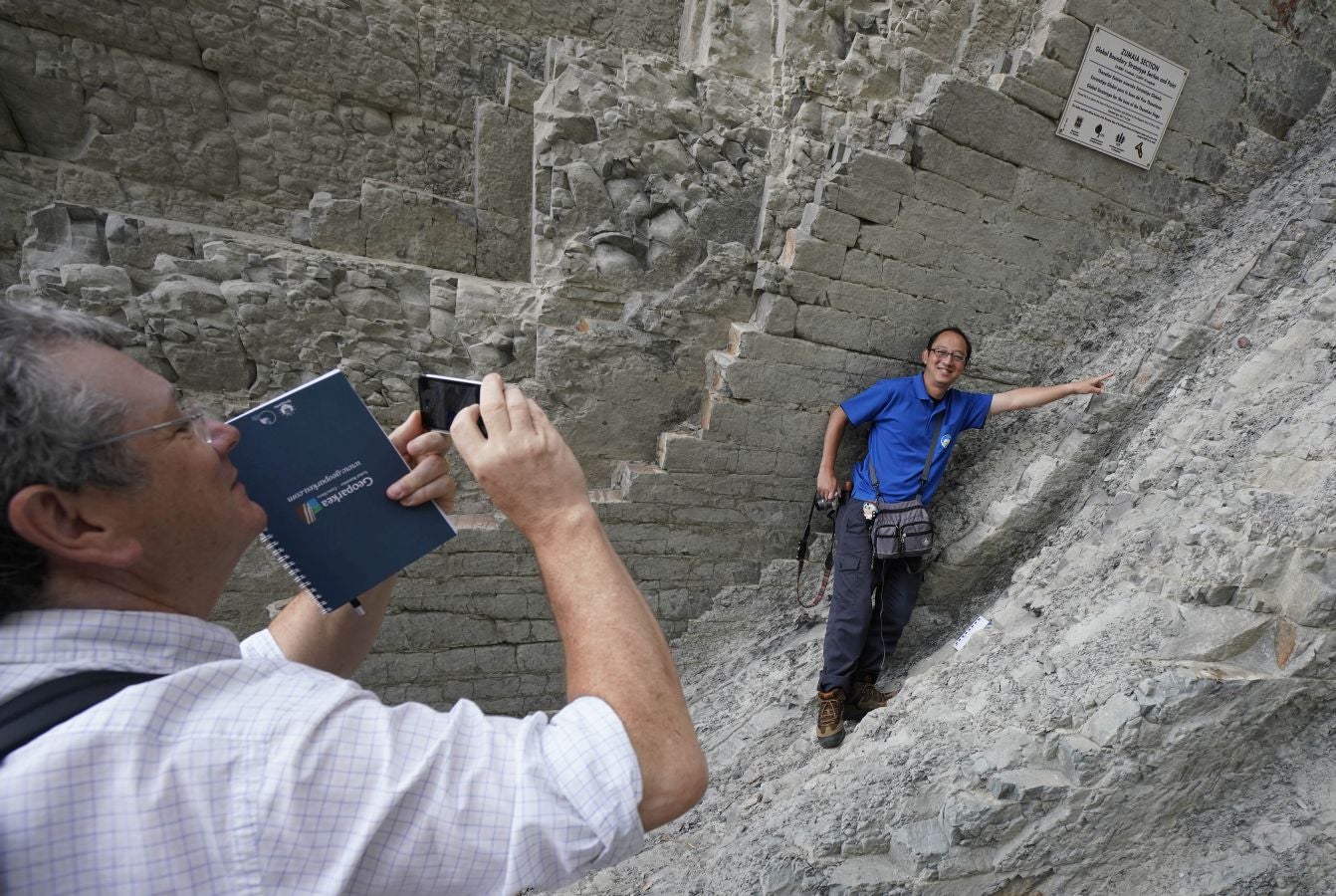 Cuatro años después de su primer proceso de revalidación, superado de manera contundente con una 'tarjeta verde', el Geoparque de la Costa Vasca acoge a evaluadores internacionales de la Unesco para determinar si continúa como Geoparque Mundial de la Unesco por un período de otros cuatro años.