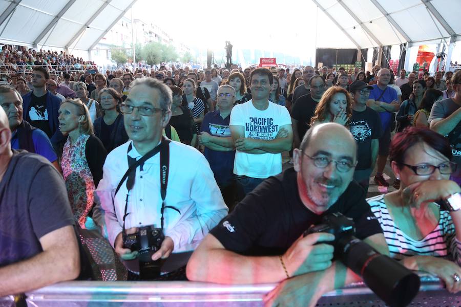 Esta noche, la actividad musical se concentra en la Benta, cuya enorme carpa alberga las actuaciones de Noa Voll Damn & The Hell Drinkers, JT Lauritsen & The Buckshot Hunters y los Canned Heat