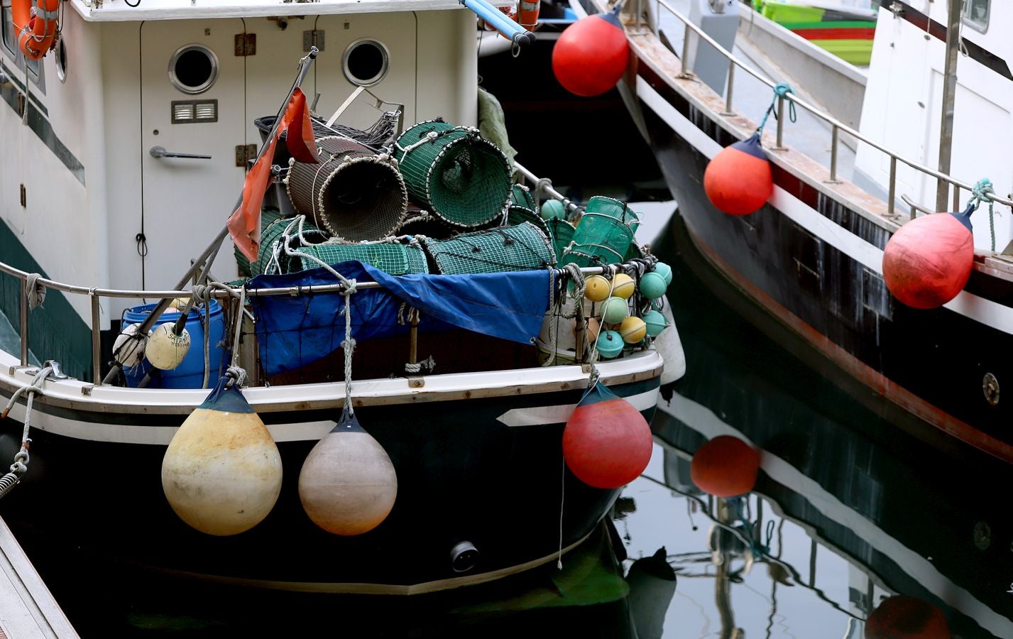 Los 'arrantzales' han paseado a la Virgen del Carmen como homenaje a la gente de la mar