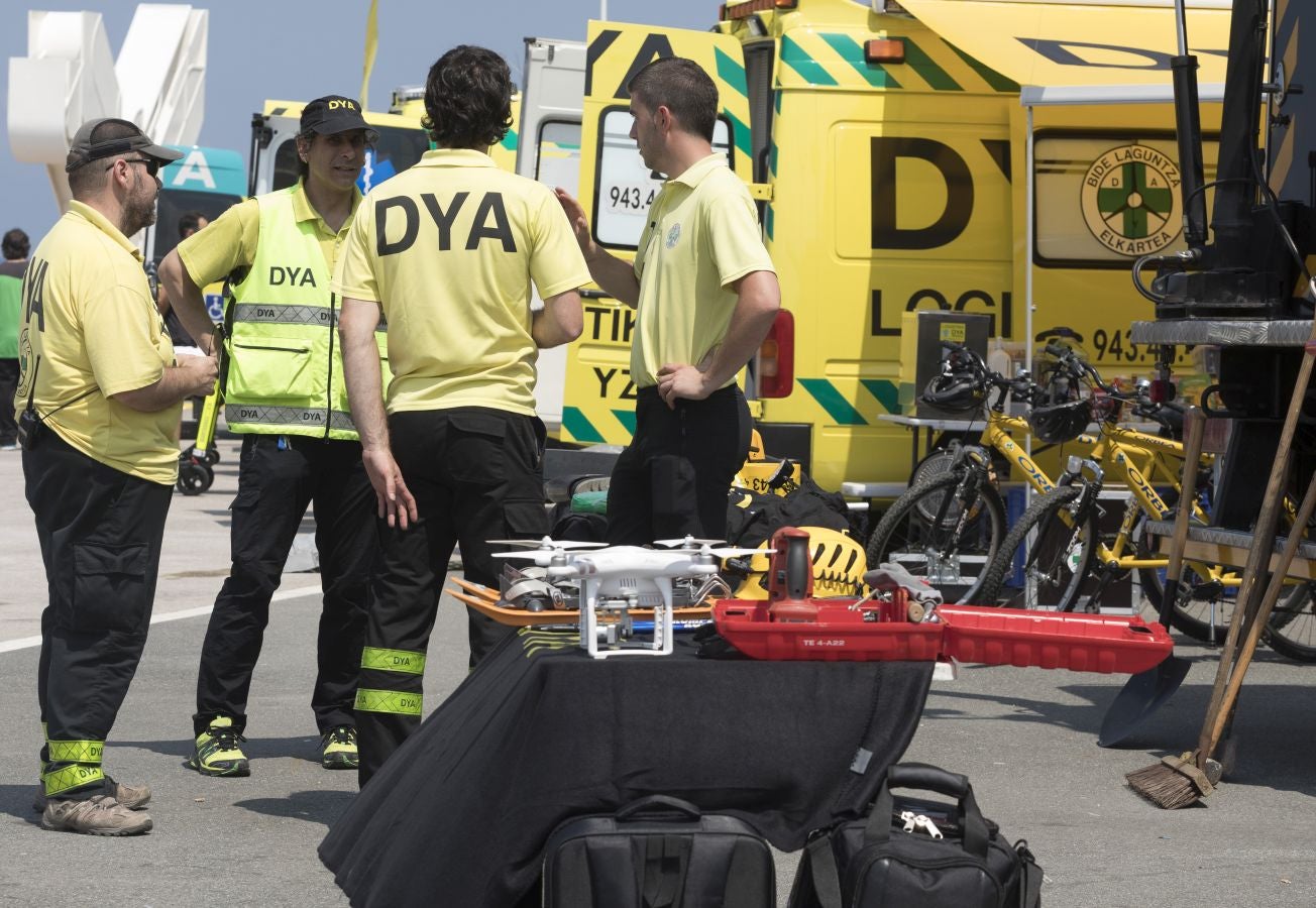 La DYA de Gipuzkoa ha celebrado su 45 aniversario con diferentes actividades en la explanada de Sagües