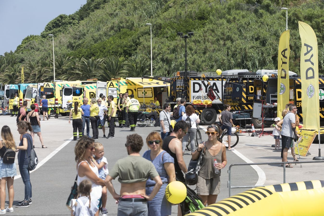 La DYA de Gipuzkoa ha celebrado su 45 aniversario con diferentes actividades en la explanada de Sagües