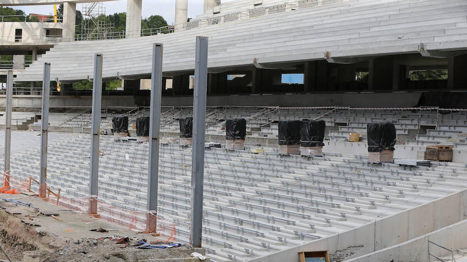 Los operarios continúan trabajando en el nuevo estadio de la Real Sociedad.