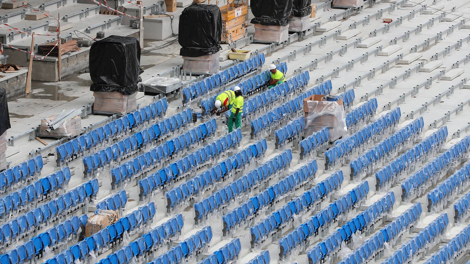 El nuevo campo de la Real Sociedad ya cuenta con sus primeros asientos.