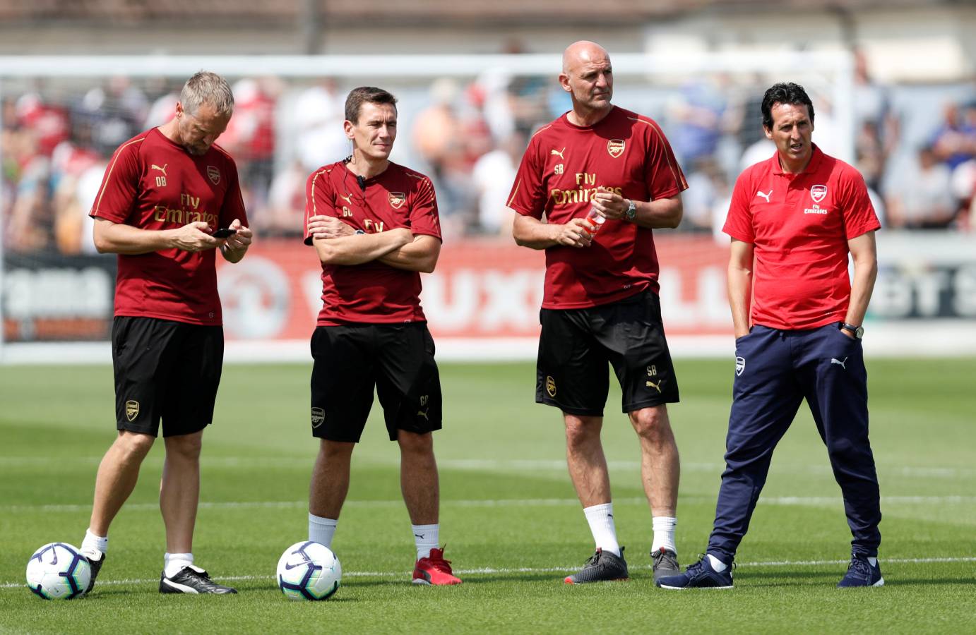 El entrenador guipuzcoano ya lidera al equipo londinense tras su paso por el PSG.