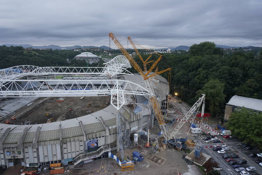 La previsión es que la megaestructura que caracterizará al estadio quede configurada a mediodía