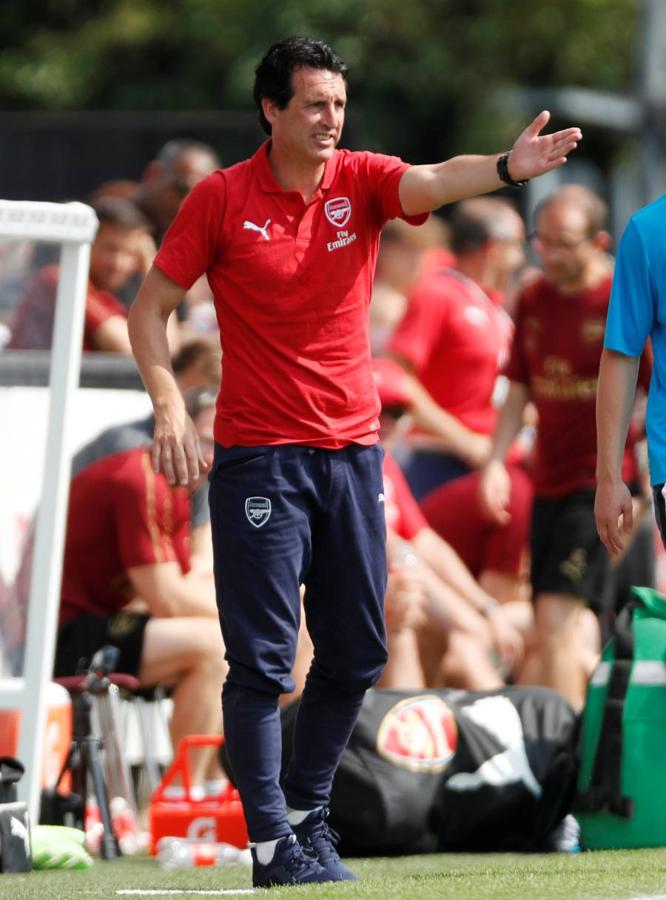 El entrenador guipuzcoano ya lidera al equipo londinense tras su paso por el PSG.