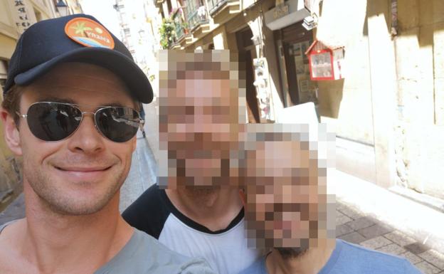 Chris Hemsworth en la calle Embeltrán de Donostia - San Sebastián. 