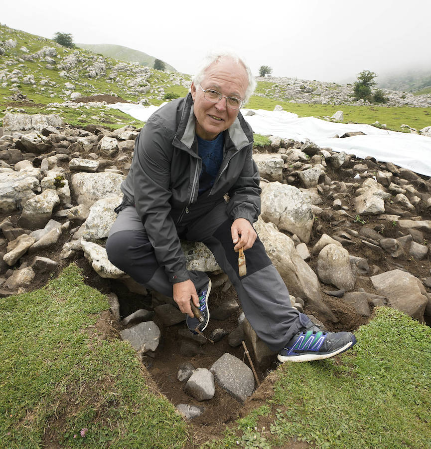 Lo que estaba catalogado como «túmulo» ha resultado ser una edificación -de planta aparentemente octogonal- que data de la época de los romanos. Concretamente, de entre los siglos I y III de nuestra era.