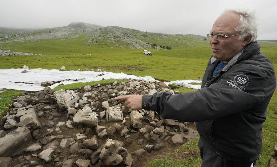 Lo que estaba catalogado como «túmulo» ha resultado ser una edificación -de planta aparentemente octogonal- que data de la época de los romanos. Concretamente, de entre los siglos I y III de nuestra era.