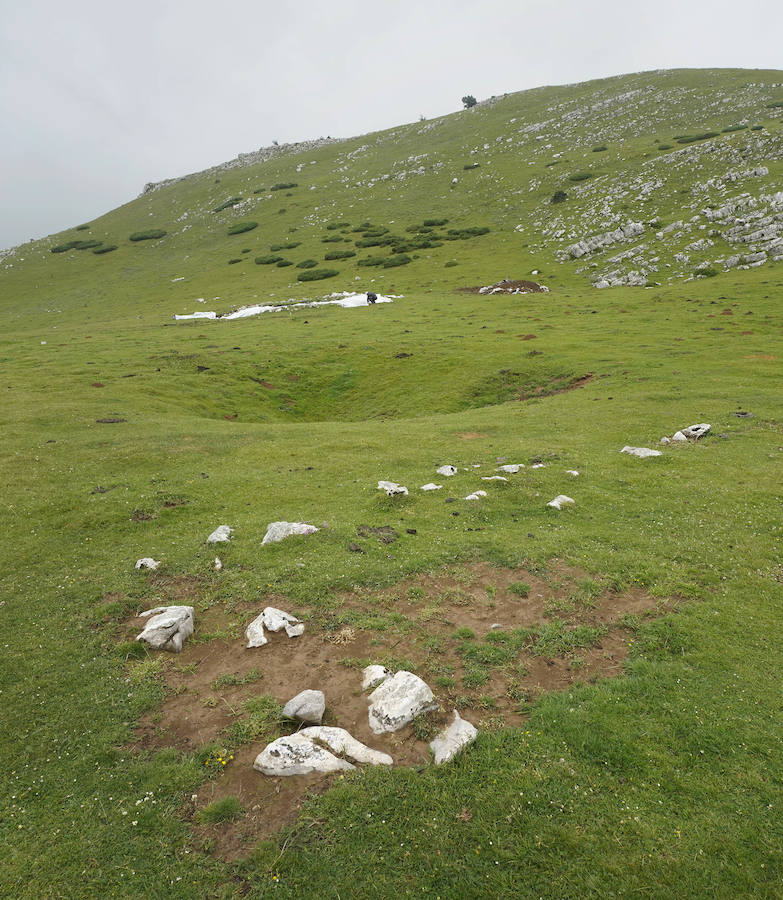 Lo que estaba catalogado como «túmulo» ha resultado ser una edificación -de planta aparentemente octogonal- que data de la época de los romanos. Concretamente, de entre los siglos I y III de nuestra era.