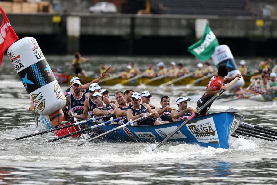 Urdaibai se ha llevado la II Bandera Adegi, la séptima bandera de la Liga Eusko Label, por delante de Hondarribia y Zierbena, en una regata muy igualadad.