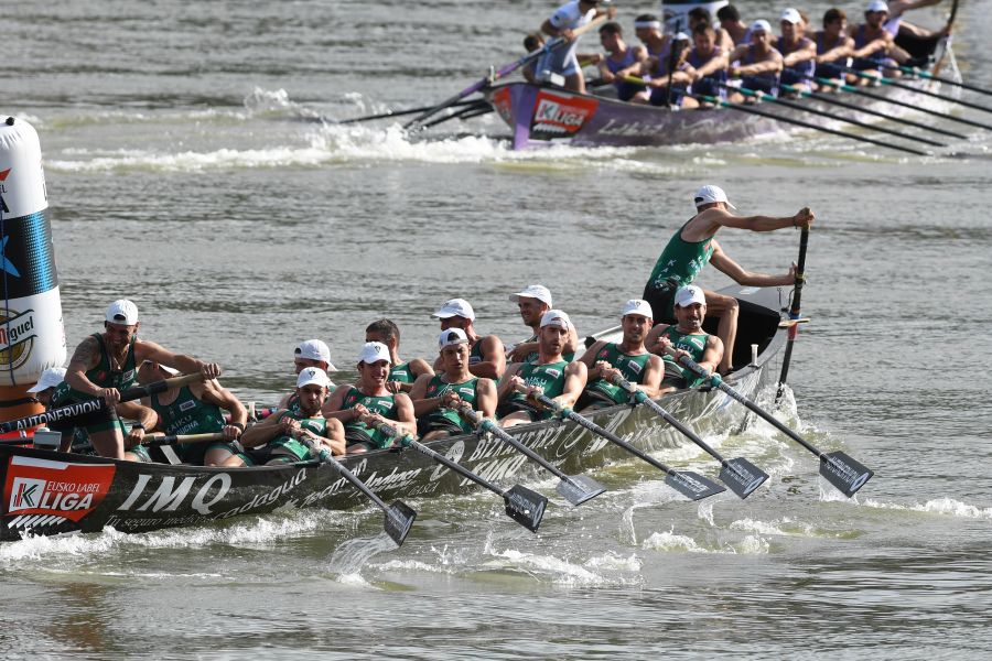 Urdaibai se ha llevado la II Bandera Adegi, la séptima bandera de la Liga Eusko Label, por delante de Hondarribia y Zierbena, en una regata muy igualadad.