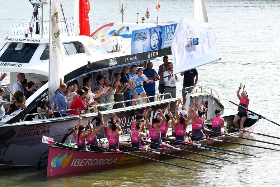 Las bateleras consiguen su séptima victoria consecutiva superando en siete segundos a Orio.