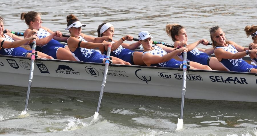 Las bateleras consiguen su séptima victoria consecutiva superando en siete segundos a Orio.