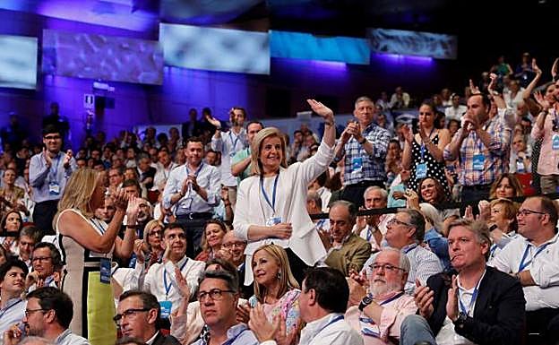 Fátima Báñez será secretaria general del PP si Sáenz de Santamaría es elegida.