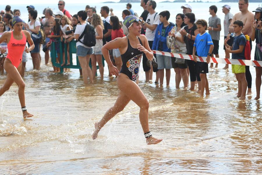 La 48 edición de la travesía, con record de participación de 3.000 nadadores en la salida, se ha convertido en la Behobia de las pruebas a nado.