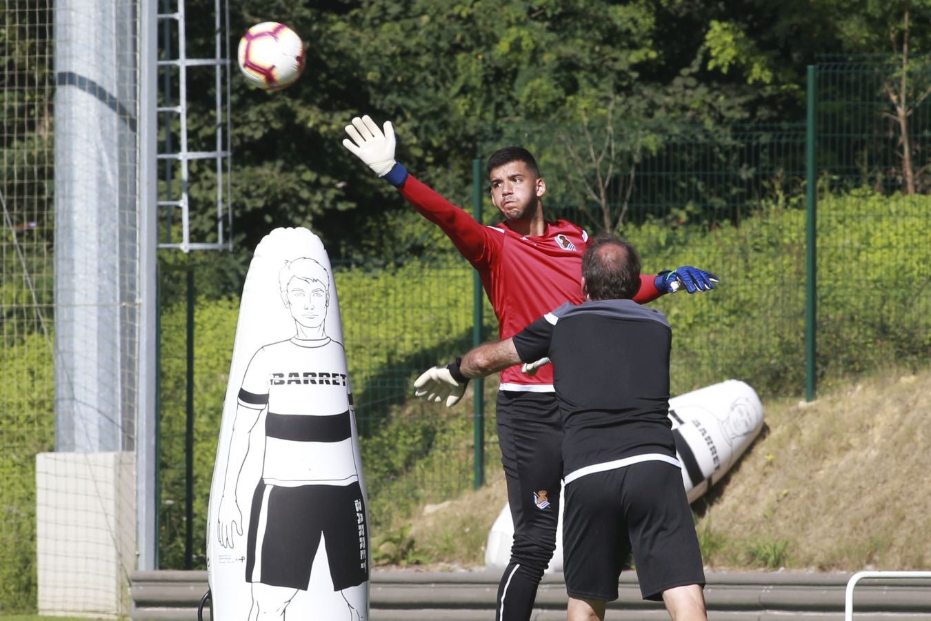 El mexicano ha retomado los entrenamientos tras disfrutar de unos días de descanso consesuados con la Real Sociedad al haber participado en el Mundial