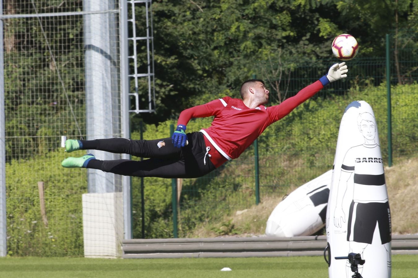 El mexicano ha retomado los entrenamientos tras disfrutar de unos días de descanso consesuados con la Real Sociedad al haber participado en el Mundial