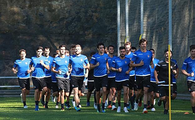 Entrenamiento matutino del conjunto txuri-urdin