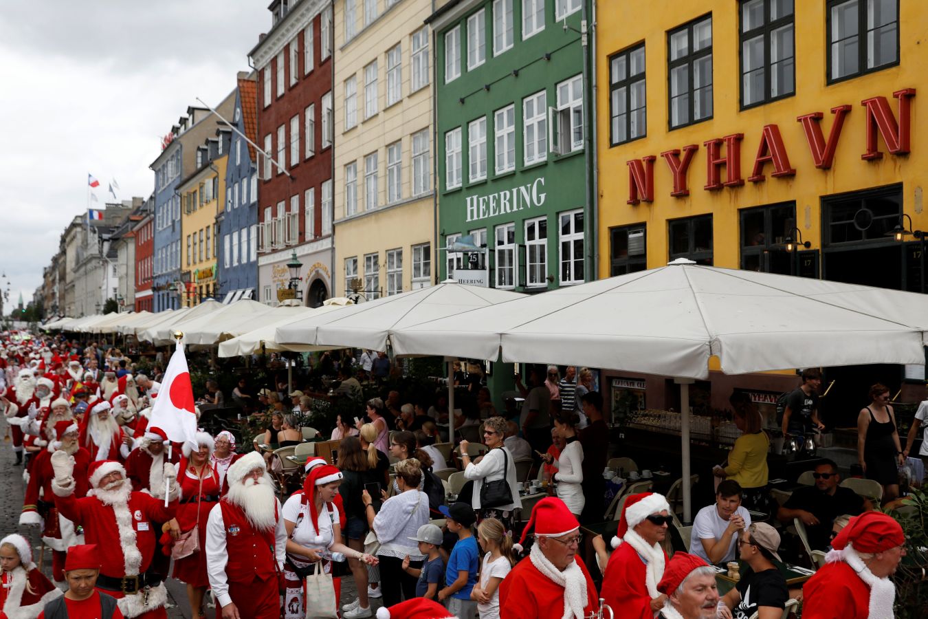 Este domingo se ha celebrado la 61ª conferencia anual de Papá Noel en Copenhague. Más de 150 Santa Claus se reunieron ayer en Dinamarca