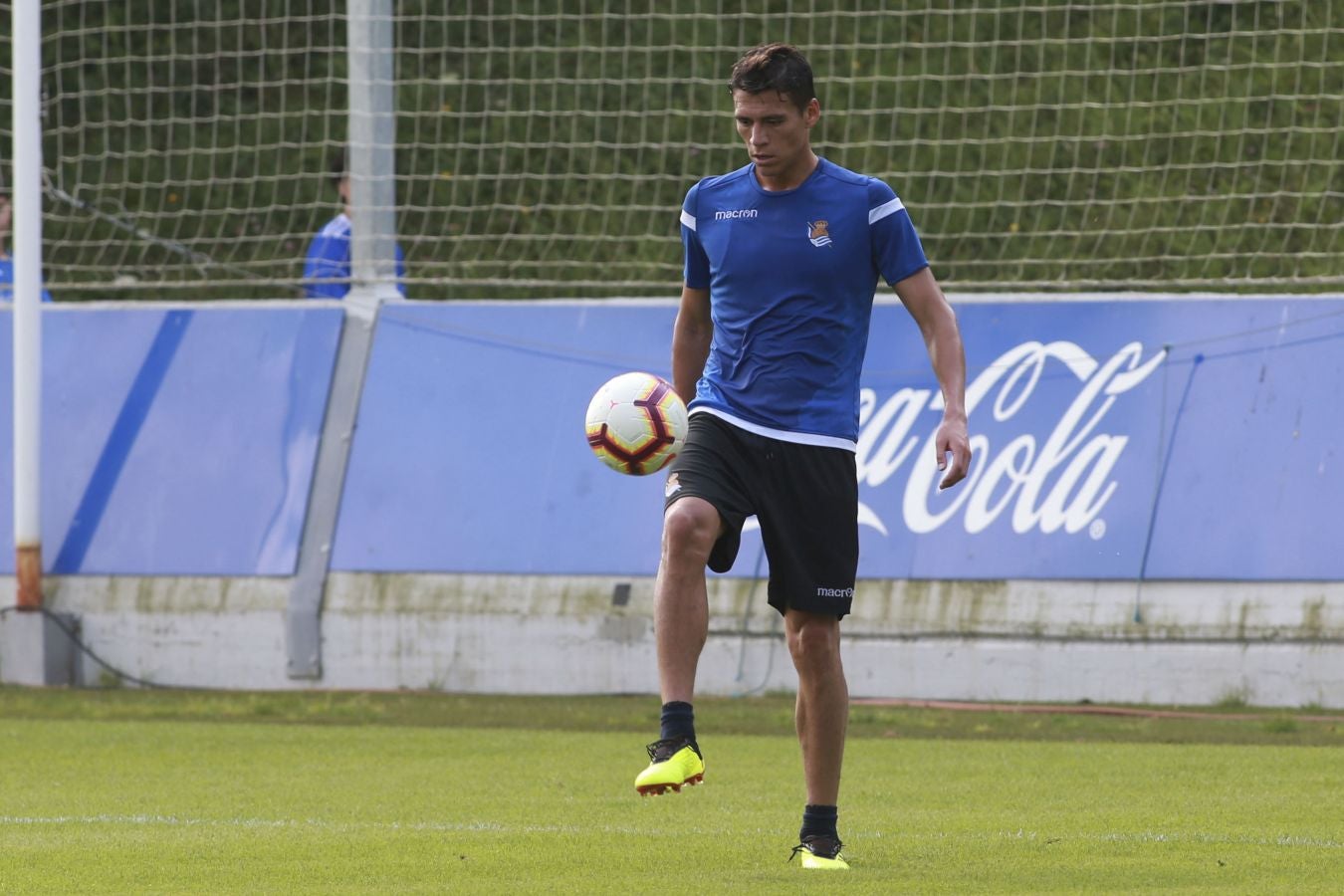 Mikel Merino y Imanol Agirretxe han iniciado el entrenamiento junto al resto del grupo, mientras que los centrales Raúl Navas y Héctor Moreno están en el José Luis Orbegozo haciendo carrera continua