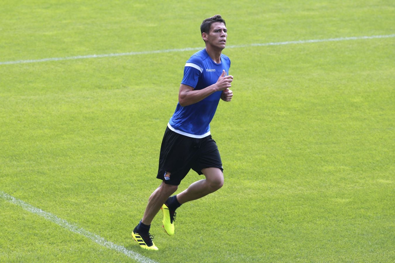 Mikel Merino y Imanol Agirretxe han iniciado el entrenamiento junto al resto del grupo, mientras que los centrales Raúl Navas y Héctor Moreno están en el José Luis Orbegozo haciendo carrera continua