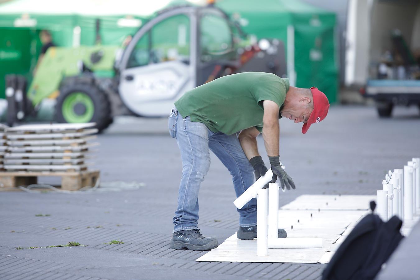 Ya están levantadas y casi preparadas todas las infraestructuras del Jazzaldia, y especialmente la del gran Escenario Verde de la playa de la Zurriola, donde mañana a las 21.00 horas actuará el maestro de la salsa Rubén Blades