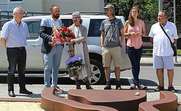 Imagen principal - El acto de Legorreta y el de las Juntas.