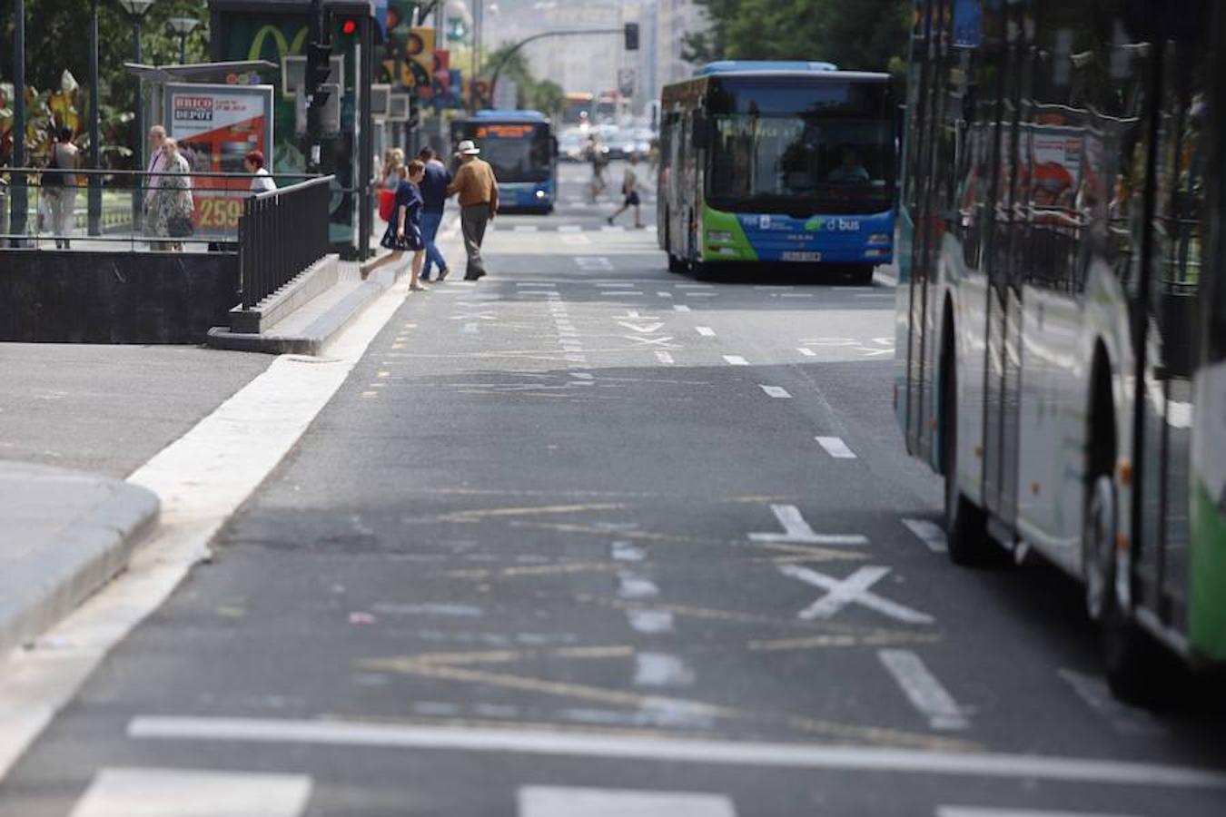 El sector de los taxistas se ha concentrado este lunes en la Estación del Norte yse ha dirigido en caravana hacia Pío XII