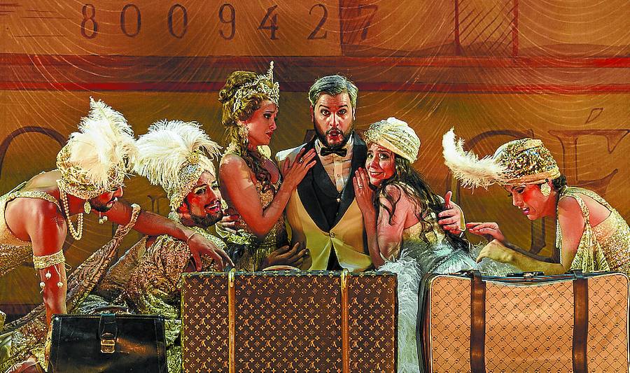 El vestuario y los decorados se han creado en el teatro Colón.