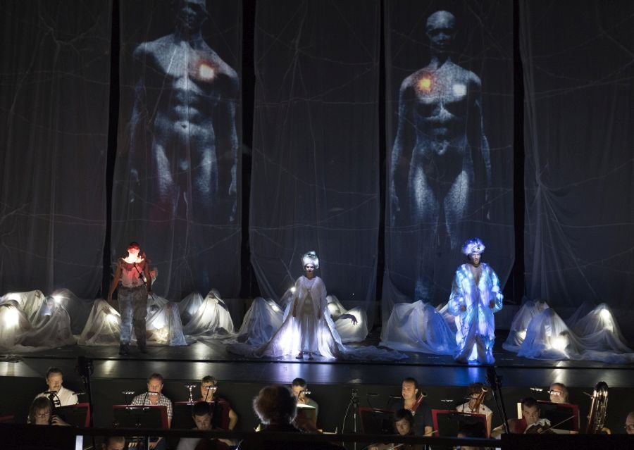 Ensayo general de La Fura dels Baus junto a la Orquesta Sinfónica de Bilbao este miércoles en el Kursaal