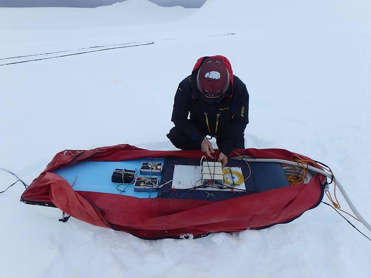 Iñaki Irastorza es un ingeniero donostiarra que durante cuatro meses al año viaja al continente más austral de la sierra
