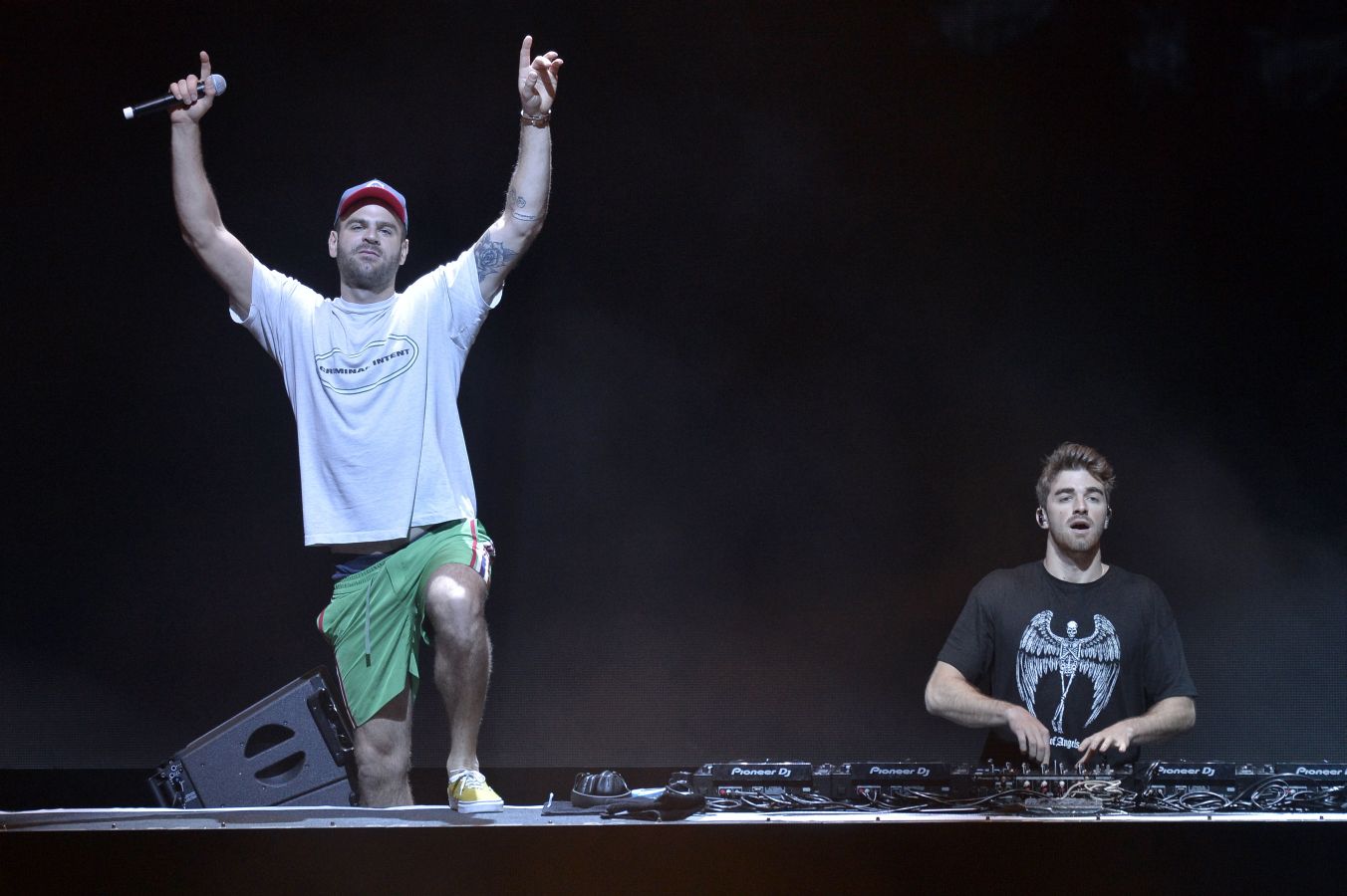 El dúo de producción estadounidense y djs The Chainsmokers actúan este miércoles 1 de agosto de 2018, en la antigua ciudad de Byblos (Jbeil), al norte de Beirut (Líbano). 